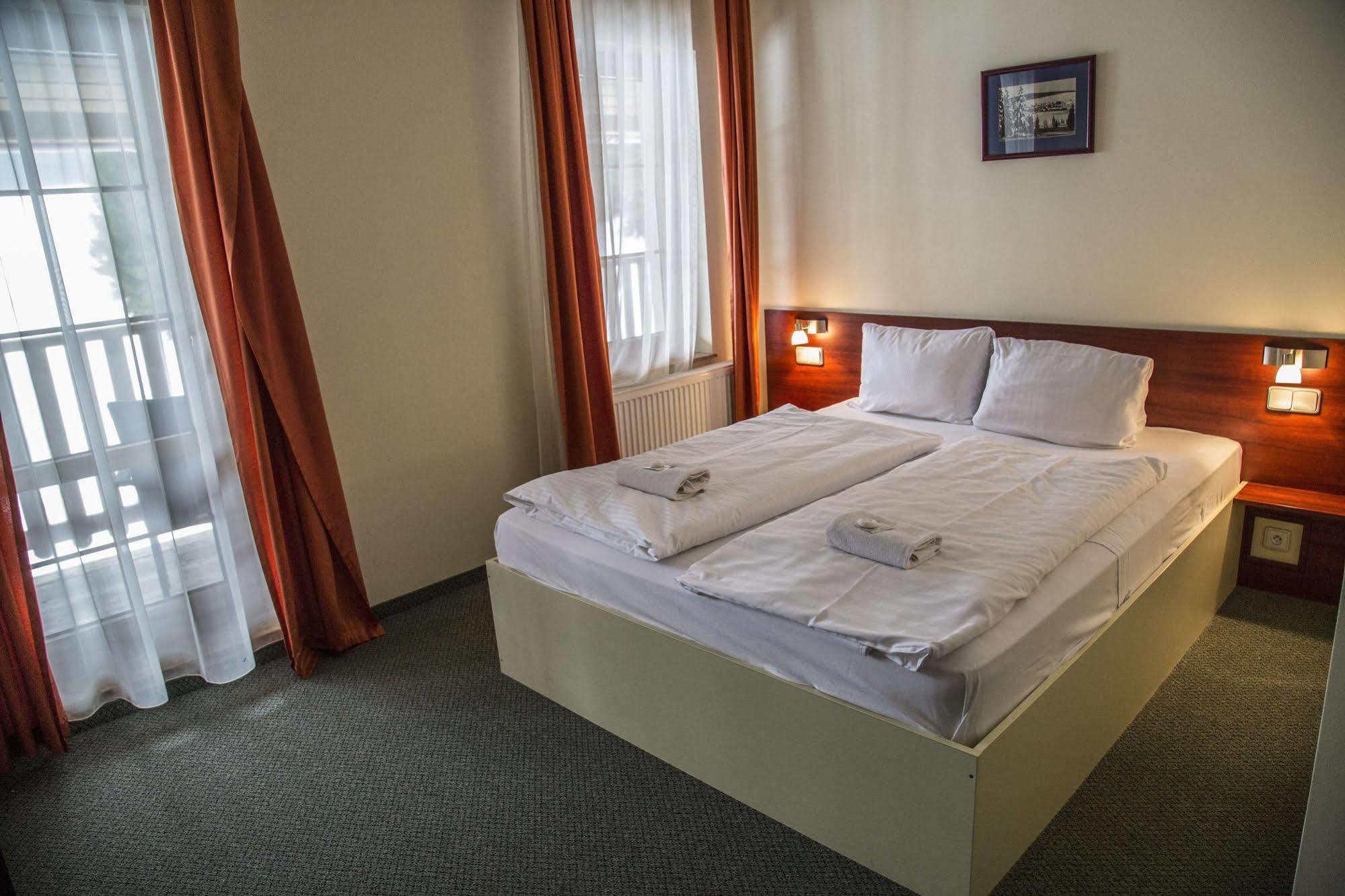 Aparthotel Ochsendorf Horni Blatna Exterior photo